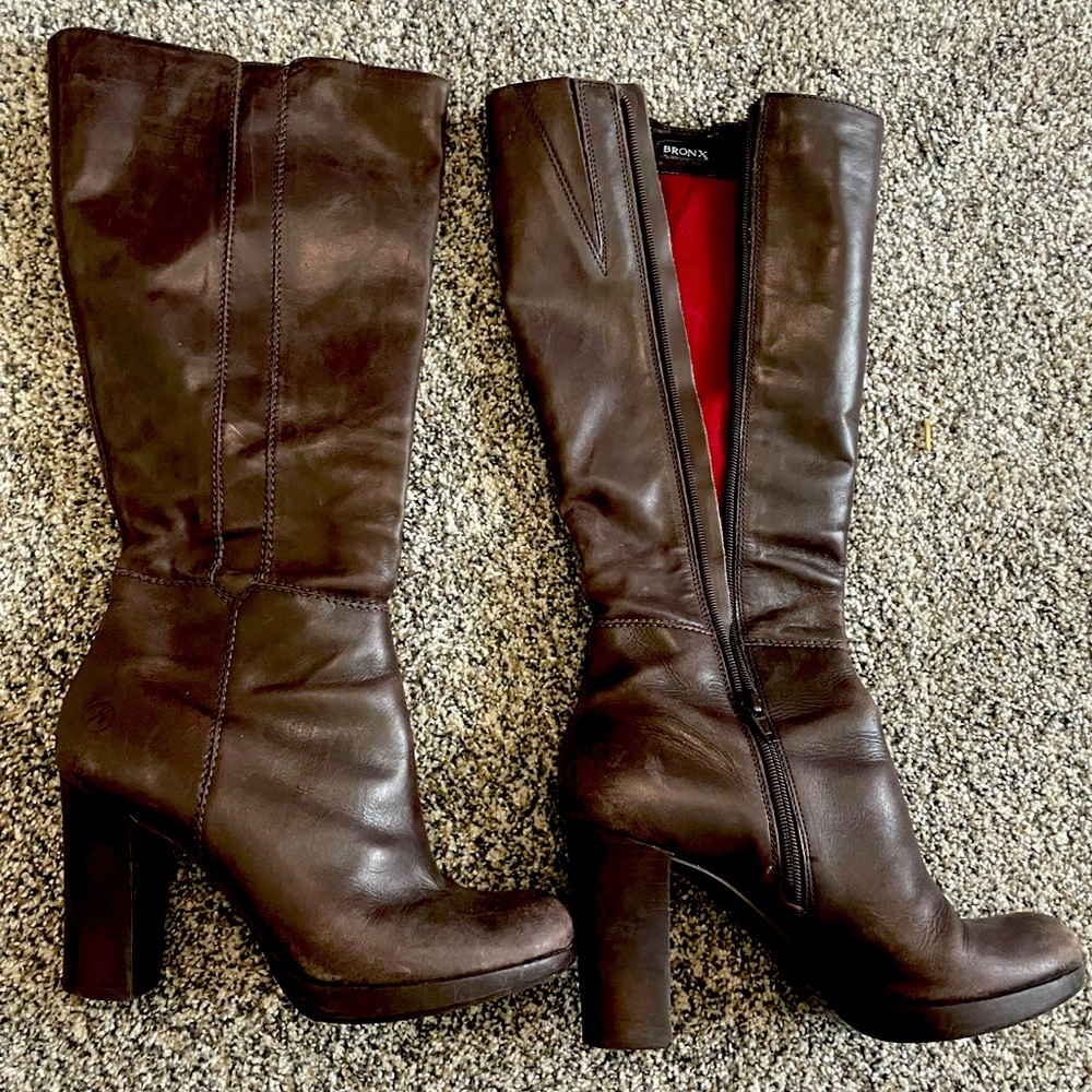 Heeled boots